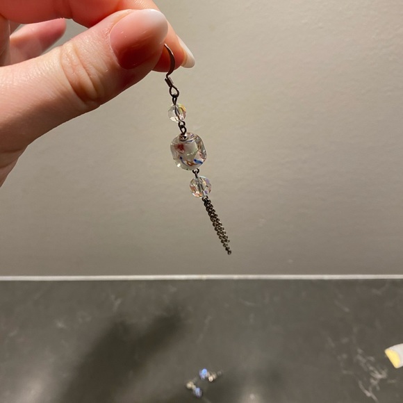 Abstract dangle earrings - Picture 3 of 4